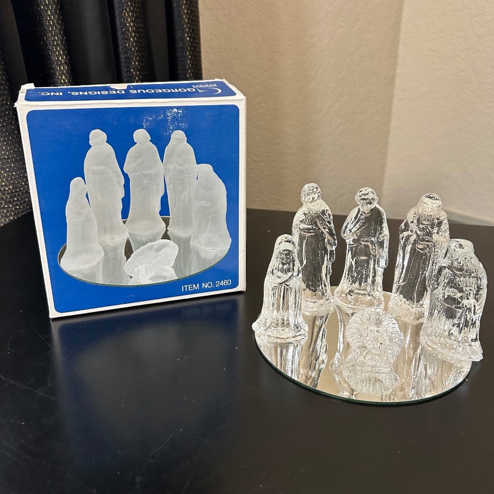 Vintage Clear Glass Nativity 6 Piece Set. In Original Box